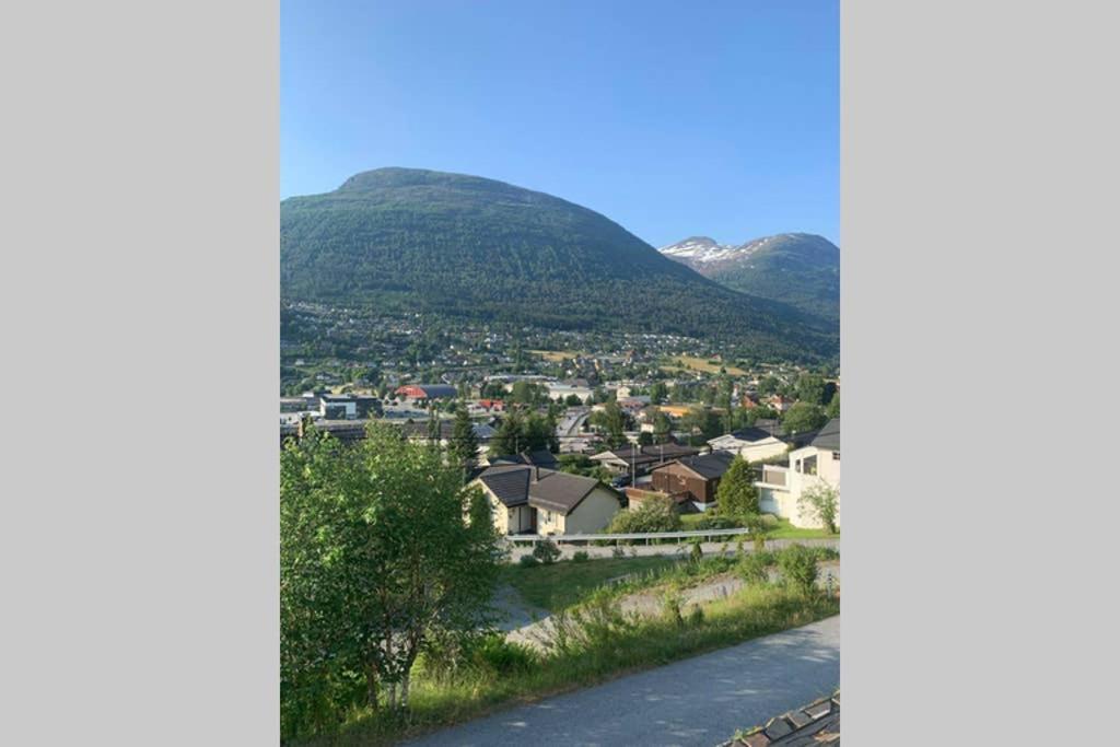 Leilighet Stryn Lejlighed Eksteriør billede